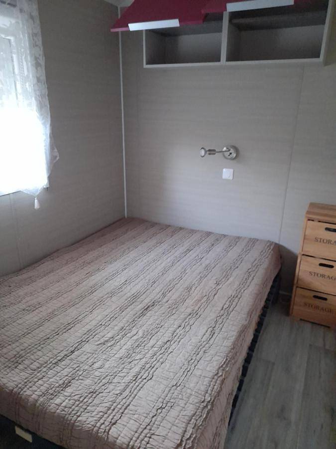 Location de vacances pour 5 personnes, avec piscine ainsi que jacuzzi et terrasse à Genouillé - 3