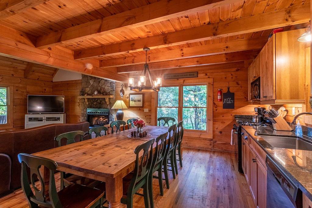 Appalachian Satisfaction - private retreat with fire pit and views in Blue Ridge Parkway, Valle Crucis