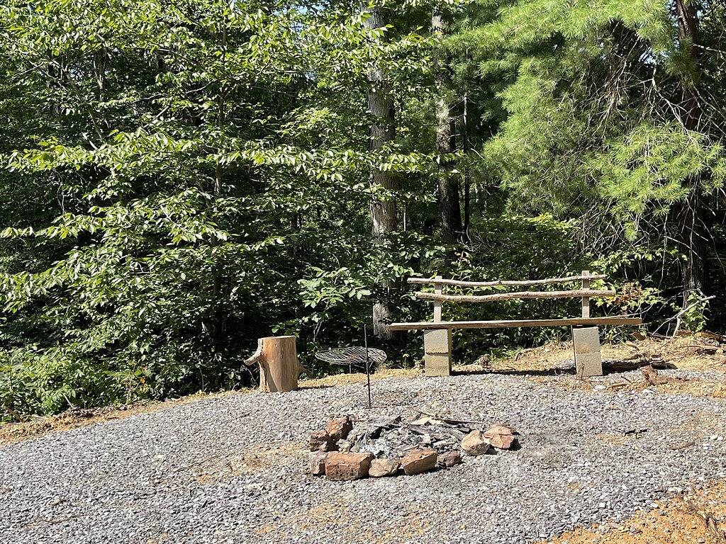 Windrock Ridge Luxury Ethan Cabin: Ride-In Access, Sleeps 16. in Anderson County