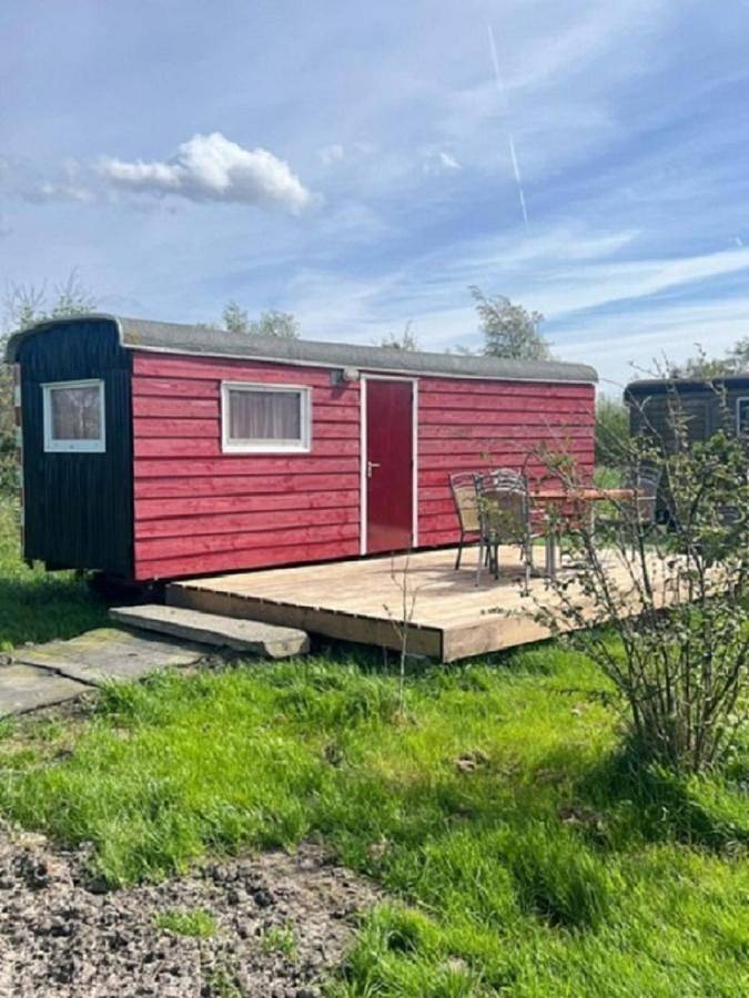 B&b voor 4 personen, with Terras and Tuin as well as Uitzicht in Waterland