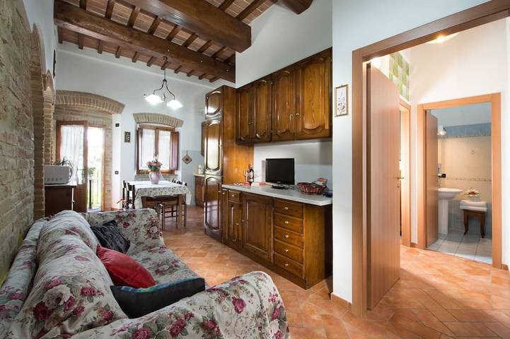 Vacation House Behind the Walls in Colle di Val d'Elsa, Siena Province
