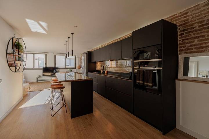 Apartamento para 8 personas, con Jacuzzi además de Terraza y Jardín en Montgat