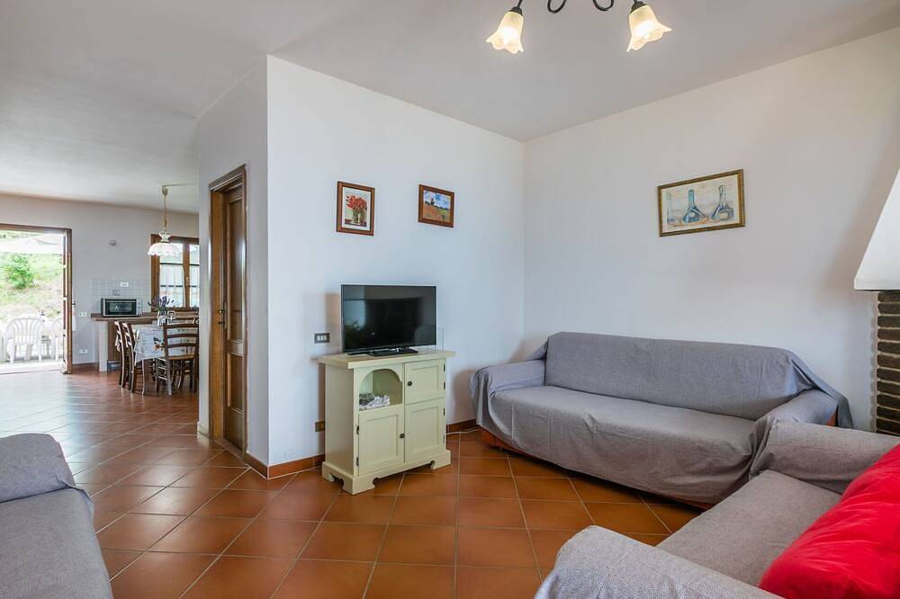 Ganze Wohnung, Schöne Wohnung mit Pool, Klimaanlage,  W-Lan, Tv, Innenhof, Haustiere erlaubt und Panoramablick in Castellina Marittima, Etruskische Küste