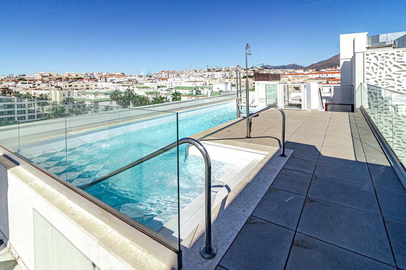 Appartamento intero, Appartamento vacanze per 6 persone con piscina in Playa de la Rada, Estepona