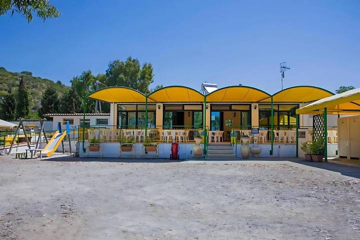 Camping per 3 persone, con giardino e terrazza nel Lazio