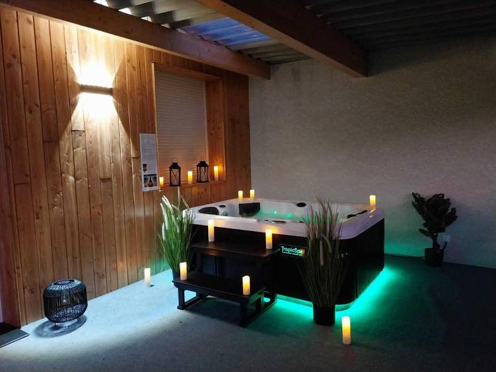 Location de vacances pour 2 personnes, avec terrasse et piscine ainsi que jacuzzi et sauna à Malves-en-Minervois - 4