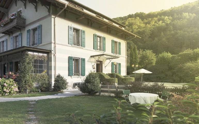 Location de vacances pour 2 personnes, avec terrasse ainsi que jardin et vue à Monthey - 2