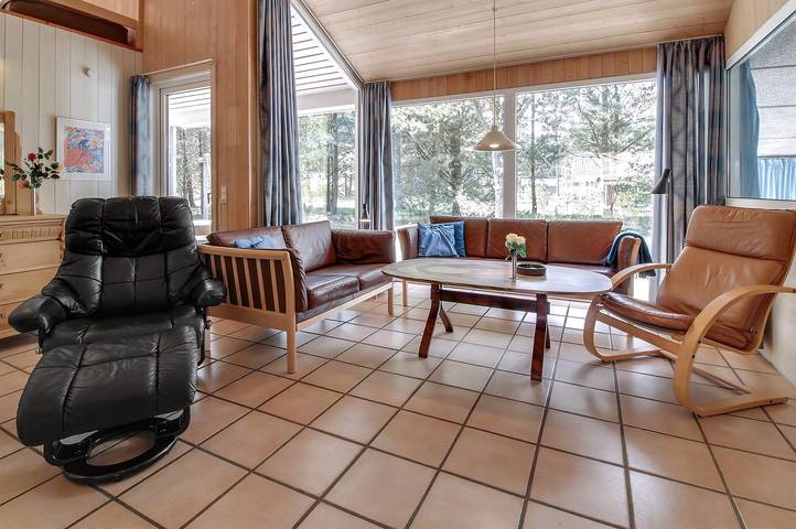 Ferienhaus für 10 Personen, mit Terrasse und Whirlpool sowie Sauna