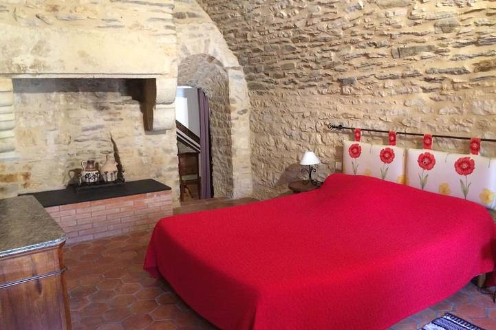 Location de vacances pour 7 personnes, avec piscine ainsi que jardin et jacuzzi à Castelnau-de-Mandailles - 4