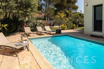 Villa pour 8 personnes, avec balcon/terrasse et piscine, animaux acceptés à Saint-Raphaël