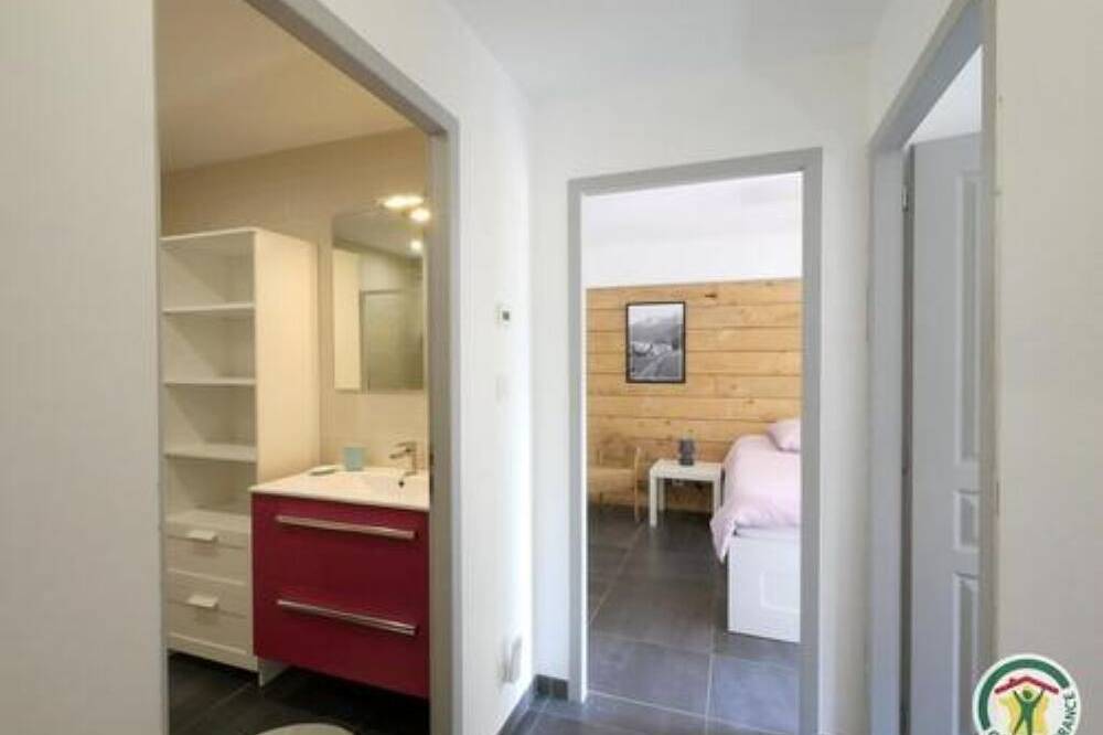 Gîtes de la Lame - L'Écurie : Authentic charm and serenity in the heart of the Écrins mountains in Savines-le-Lac, Écrins National Park