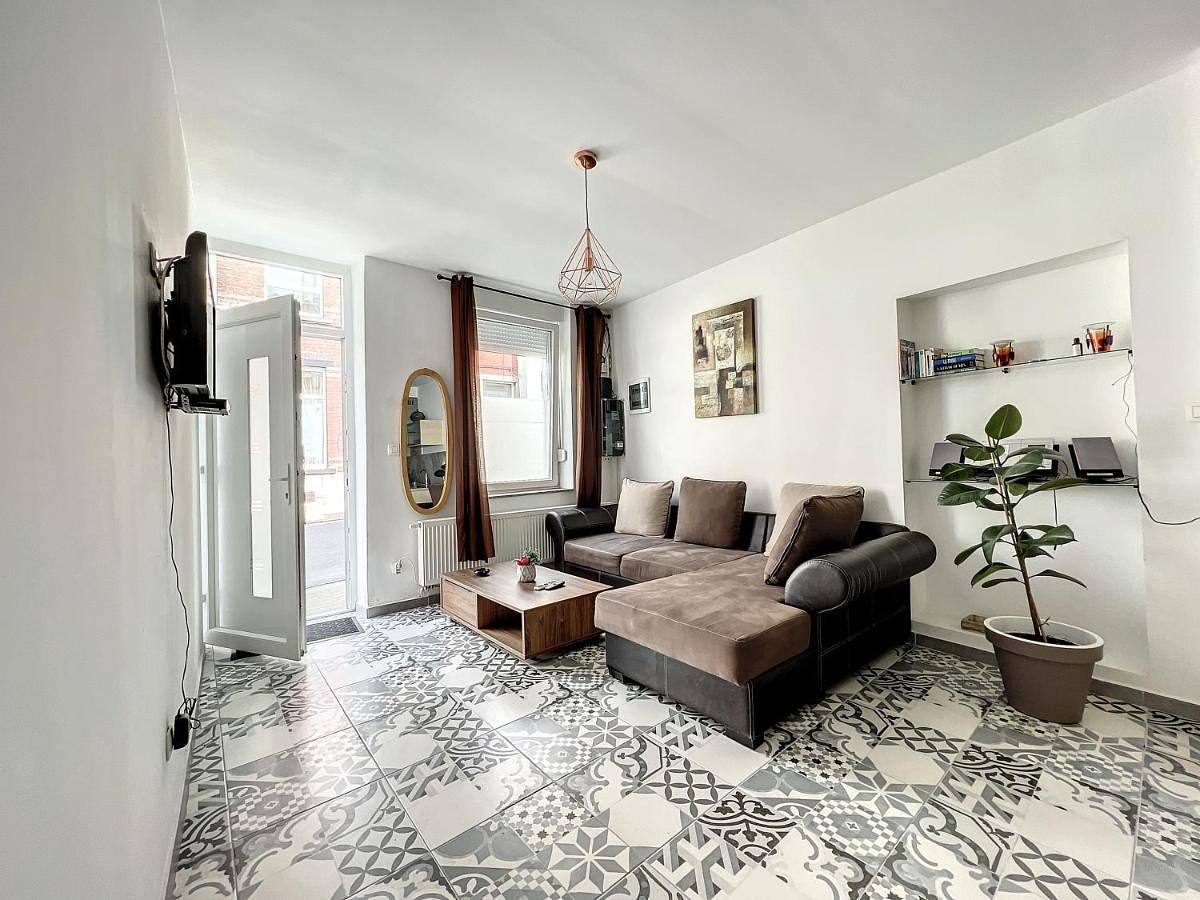 Appartement entier, Two-Bedroom Apartment in Gosselies, Charleroi