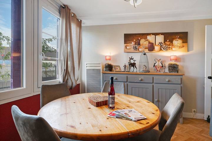 Gîte 'Le Chalet - Domaine Fritz' avec vue sur la montagne, terrasse privée et plain-pied in Sigolsheim, Kaysersberg-Vignoble