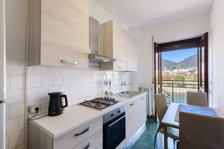 Hel lägenhet, The Terrace on the Adda – Apartment with Lake and Mountain View in Malgrate, Västra Bergamo-alperna