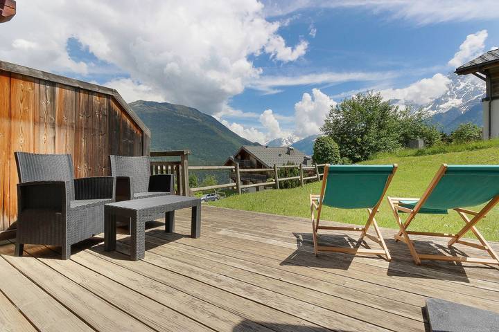 Location de vacances pour 8 personnes, avec Balcon ainsi que Terrasse et Jardin à Les Houches