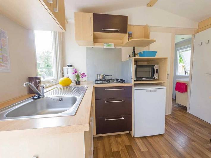 Mobil home pour 4 personnes, avec bassin pour enfant à Pezuls