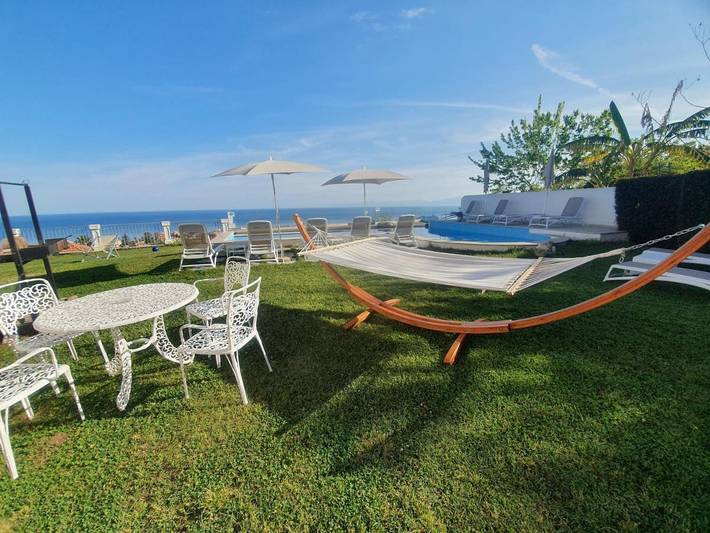 Gîte pour 4 personnes, avec jacuzzi ainsi que piscine et jardin, adapté aux familles à Tropea - 3