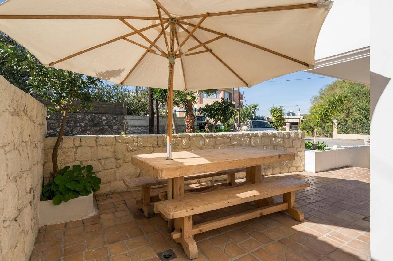 Ganze Wohnung, Saltia Apartments, Steps to the Sandy Beach in Agioi Apostoli, Chania und Umgebung