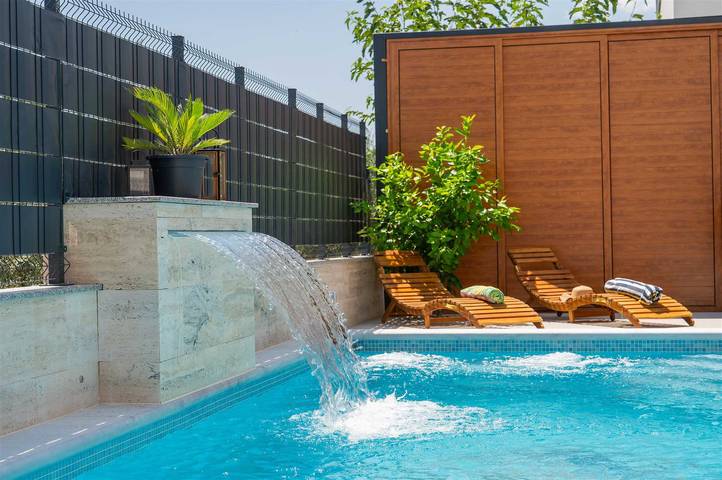 Villa für 8 Personen, mit Pool und Ausblick sowie Balkon, kinderfreundlich - 1