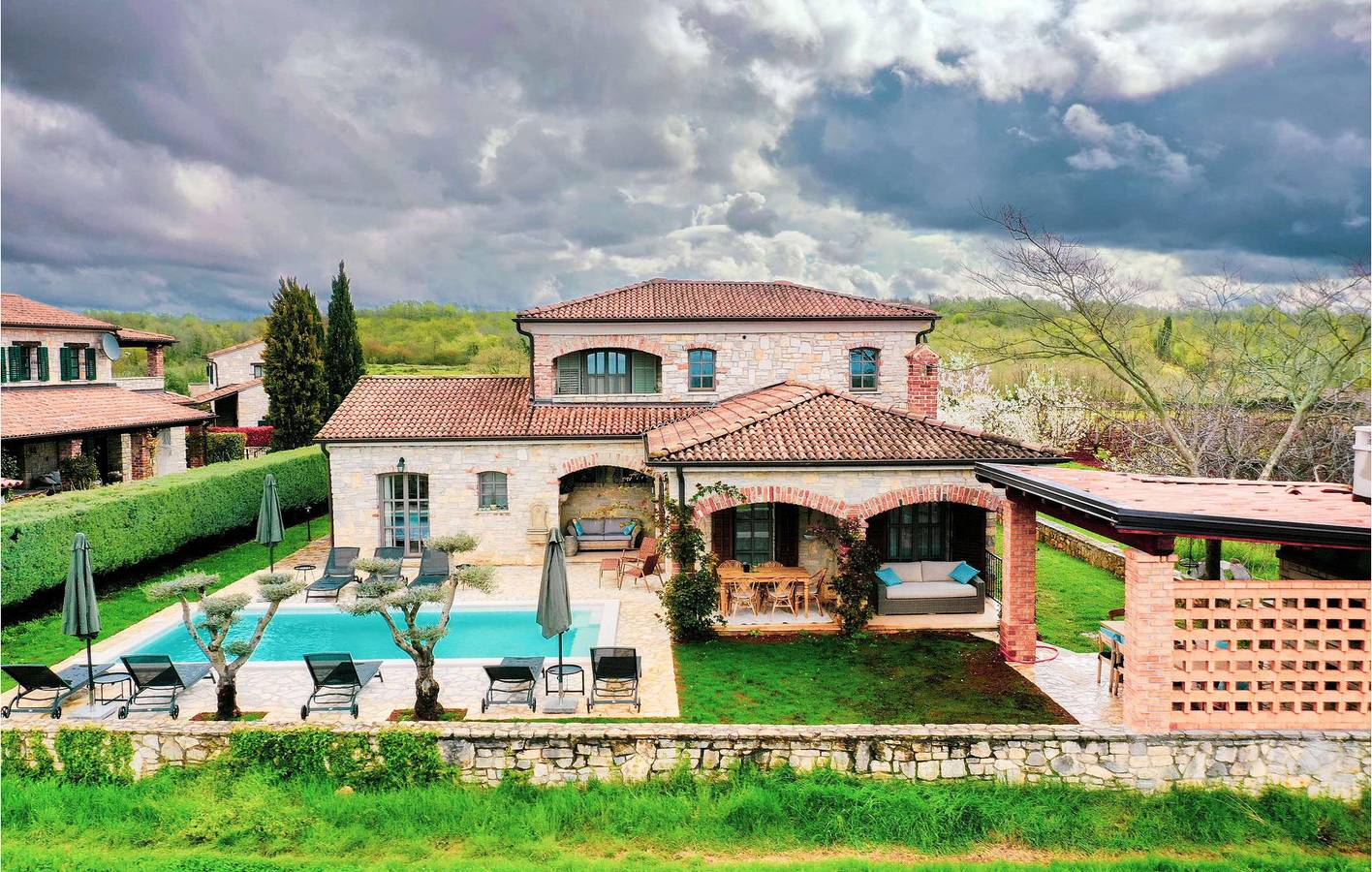 Ferienhaus für 9 Personen mit Terrasse in Općina Višnjan, Zentralistrien