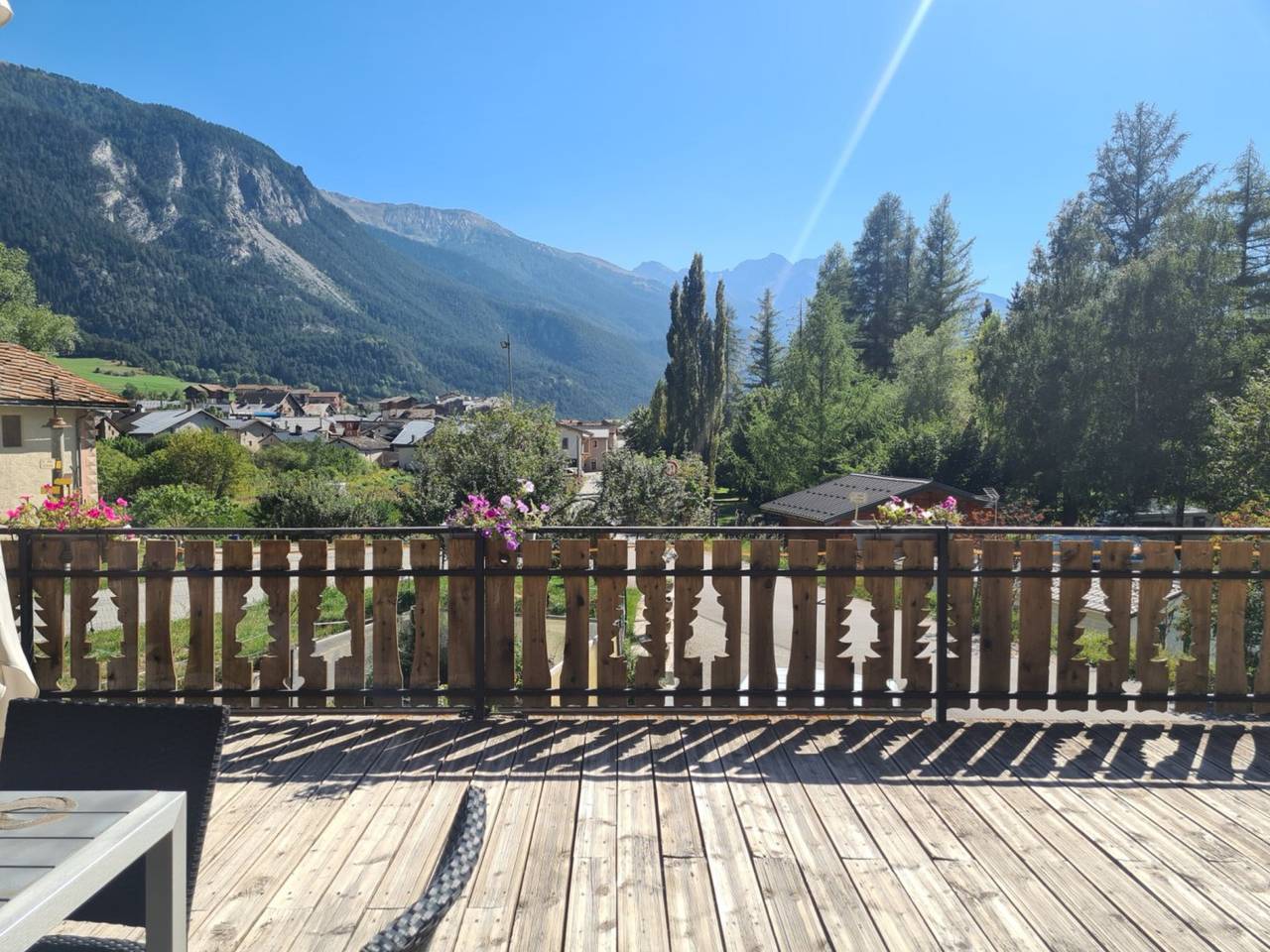 Appartement entier, Appartement 'Gîte Le Cembro 6 Personnes' avec vue sur les montagnes, terrasse privée et Wi-Fi in Termignon, Région de Saint-Jean-de-Maurienne
