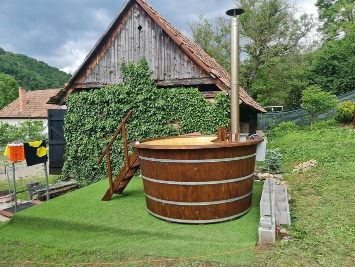 Location de vacances pour 10 personnes, avec jardin ainsi que balcon et jacuzzi, adapté aux familles en Roumanie - 4