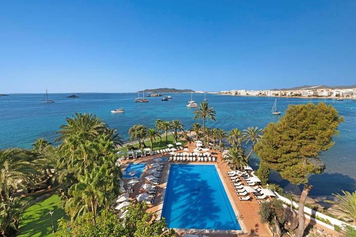 Apartamento para 10 personas, con sauna y jacuzzi además de terraza y jardín en Ibiza Ciudad