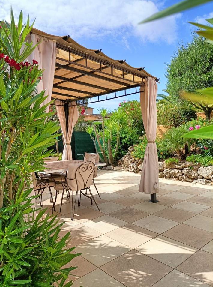 Villa pour 4 personnes, avec terrasse ainsi que jardin et piscine dans le Sud de la France - 4
