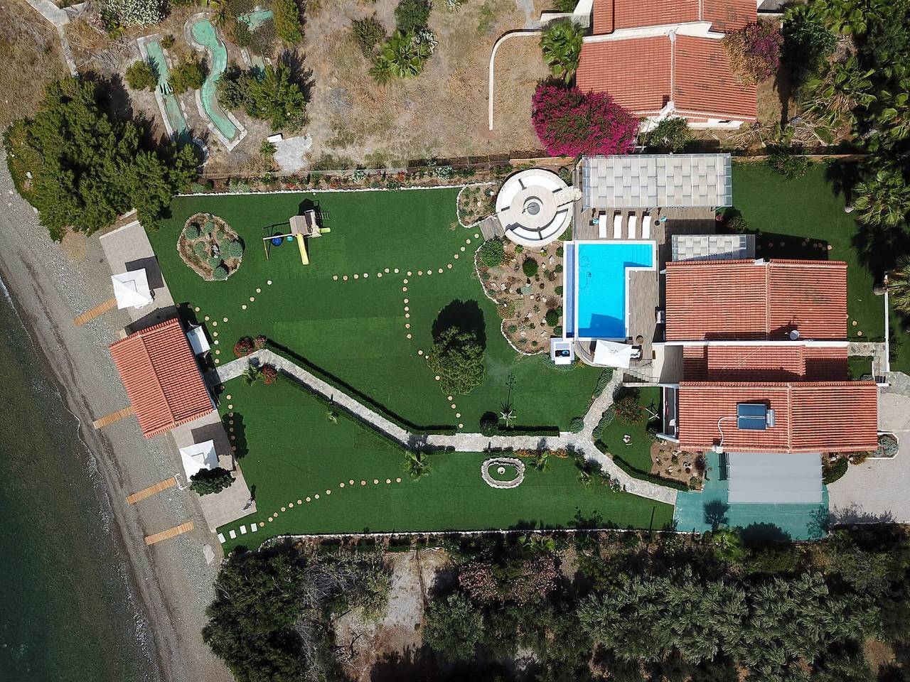 Villa Thermisia - Hydra Bay Resort with Private Beach and Dock for Boat in Thermisia, Argolida