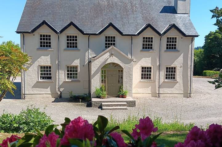 Vacation rental for 18 people, with Terrace and Yard in County Wicklow