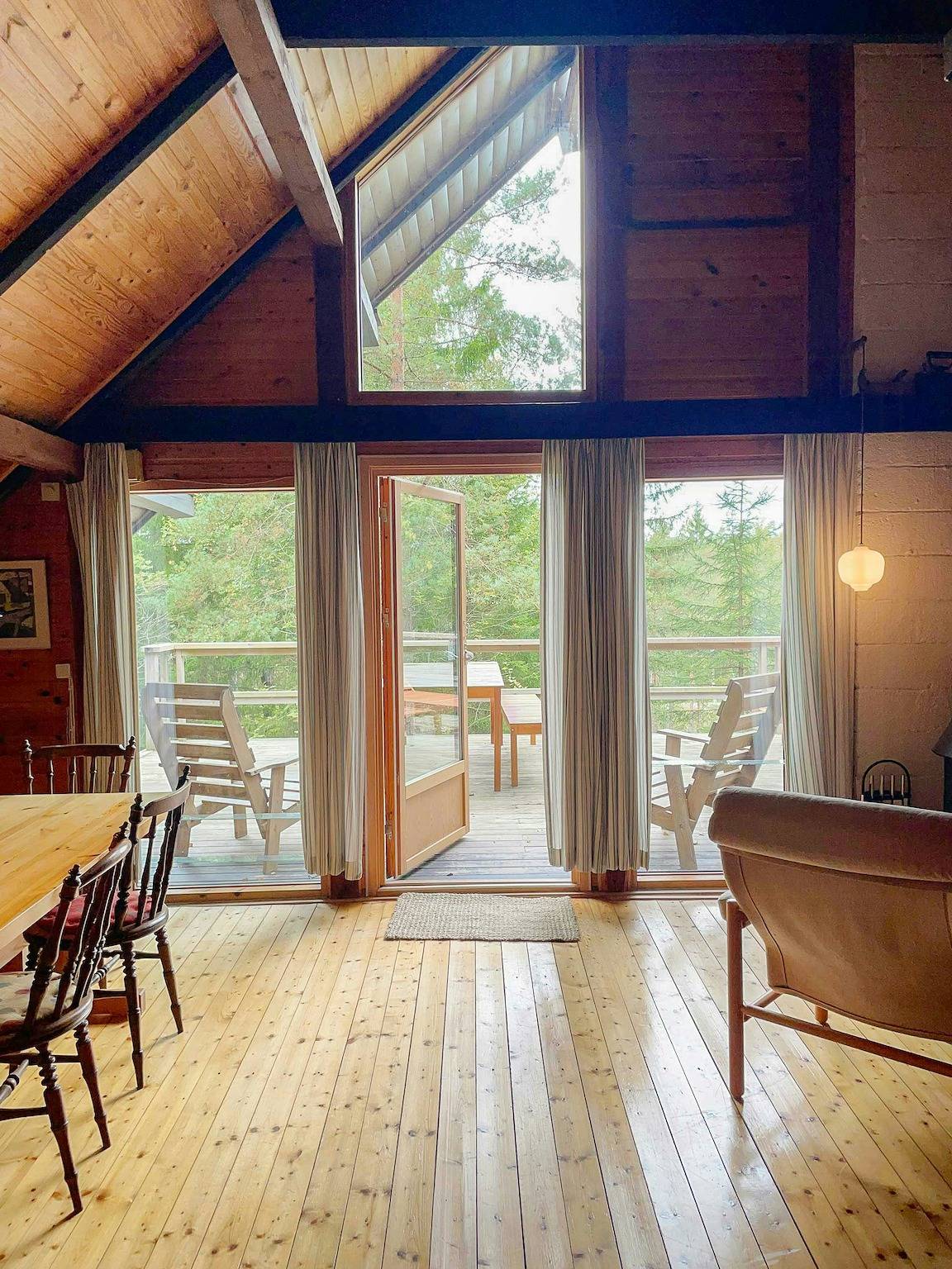 Gemütliches Haus aus den 70er Jahren in der Waldlandschaft bei Knäred in Laholm, Halland