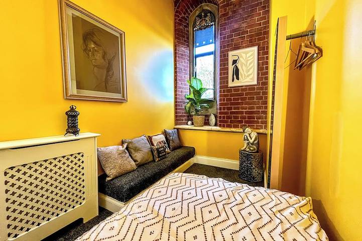 Seaside Chapel Retreat - Cinema Snug+Free Parking in Portsmouth, Südostengland