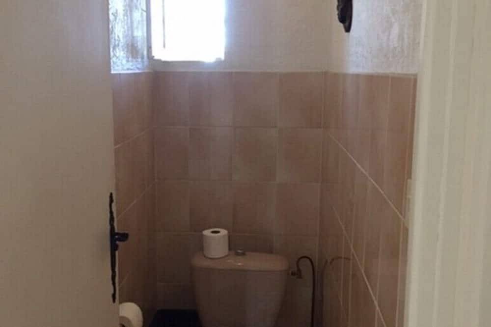 Ganze Wohnung, 61m² apartment, 3-star rating, air-conditioned, in the countryside, large plot, quiet location in Sarrians, Vaucluse