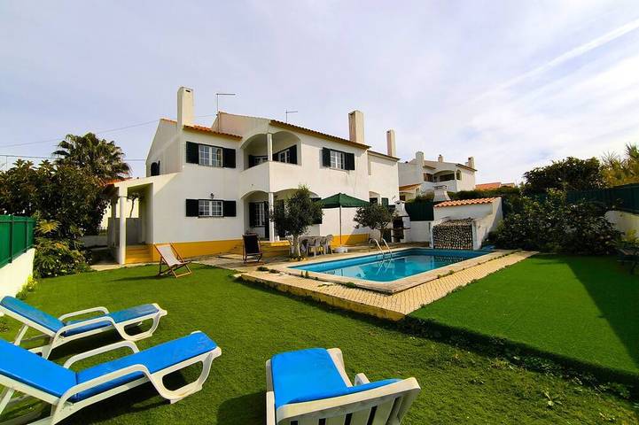 Villa pour 6 personnes, avec jardin et balcon à Ericeira
