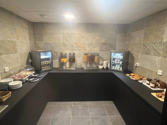 Hôtel pour 2 personnes, avec terrasse ainsi que jardin et vue, animaux acceptés à Belmont-Tramonet