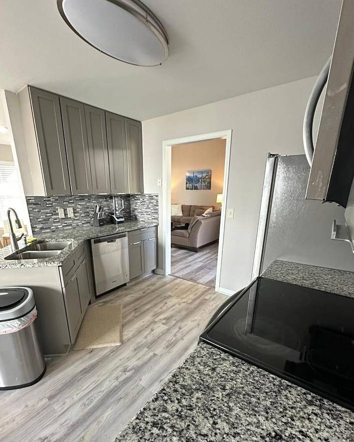 Location de vacances pour 11 personnes, avec jardin à La Vergne - 3