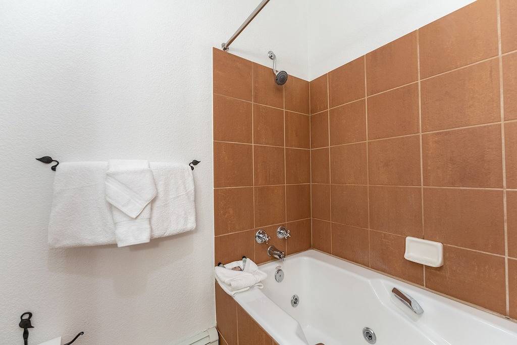 ** Neues Angebot ** Master Suite mit Kingsize-Bett, private Garage und Wäscherei, kostenloses Wifi in Arapahoe Basin