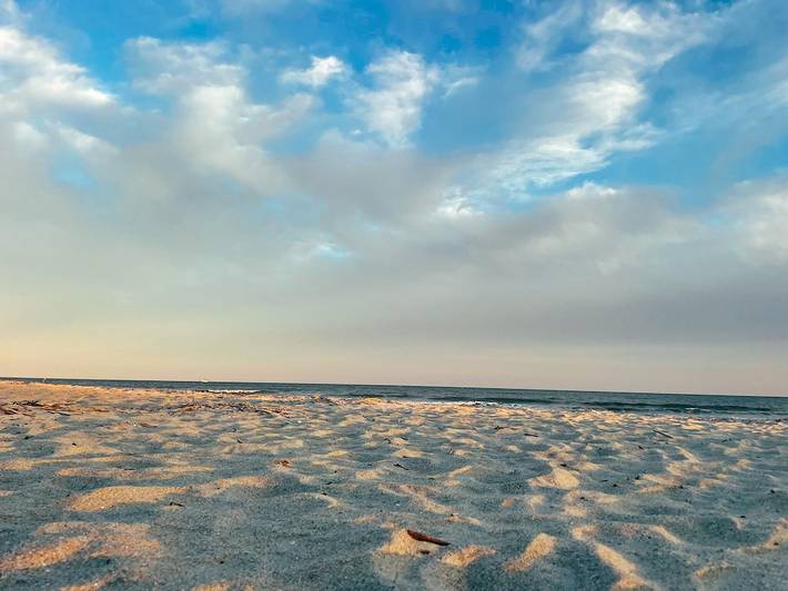 Vacation rental for 10 people, with yard and balcony in Ocean Isle Beach