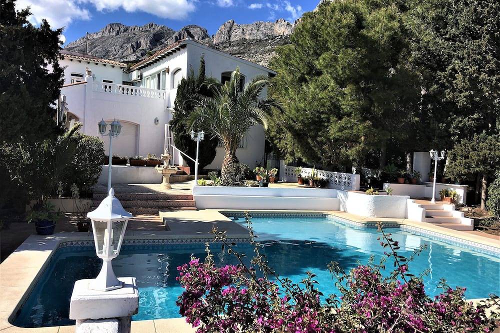 Enorme en prachtige villa gelegen in Altea la Vella, aan de Costa Blanca. in Altea La Vella, Altea
