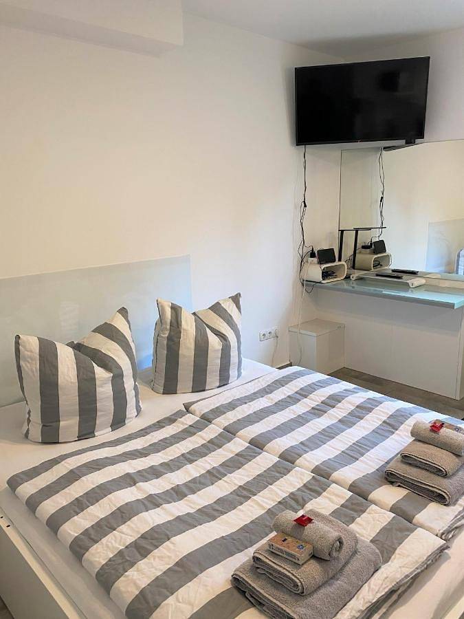 Ganze Wohnung, Studio Apartment in Berlin Wilhelmstadt, Berlin