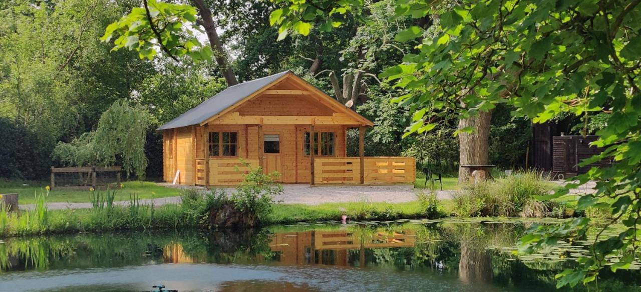 The Willow Cabin - Wild Escapes Wrenbury off grid glamping - ages 12 and over in Wrenbury cum Frith, Cheshire East