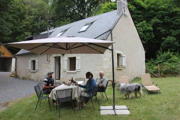 Gîte pour 7 personnes, avec jardin et piscine, animaux acceptés à Continvoir