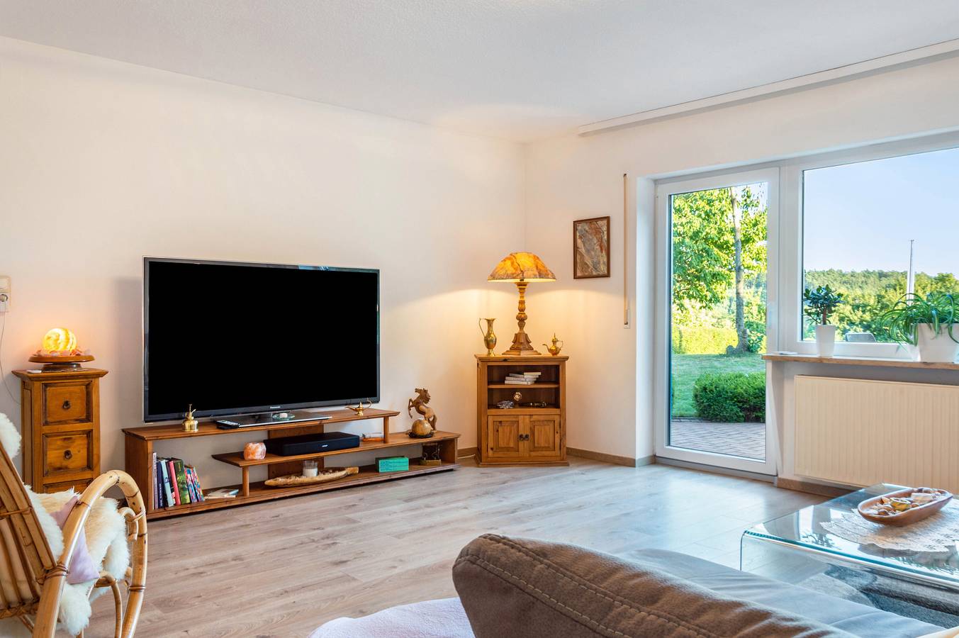 Entire apartment, Apartment 'Lisse' with private terrace, private garden and Wi-Fi in Dietenhofen, Romantische Straße