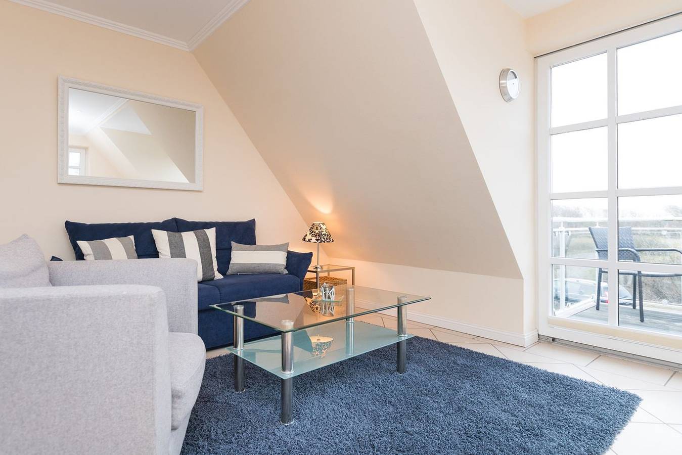 Ganze Wohnung, Komfortable Ferienwohnung mit Balkon und Privatparkplatz in Wenningstedt, Sylt