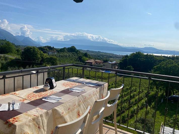 Gîte pour 5 personnes, avec vue ainsi que vue sur le lac et jardin dans Castello (Puegnago sul Garda) - 4