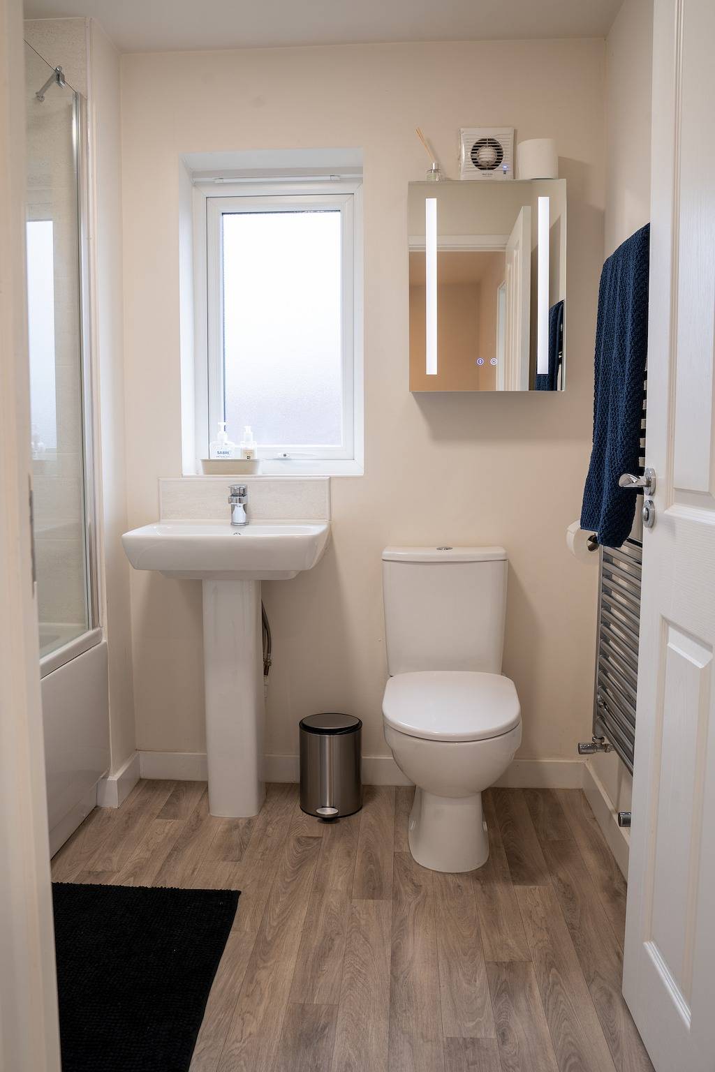 3 bedroom House, Sleeps 6 with Parking and Garden in Sheffield, South Yorkshire