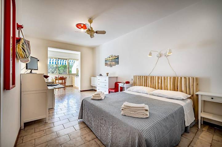 Holiday apartment for 2 people, with pool and hot tub as well as garden - 1