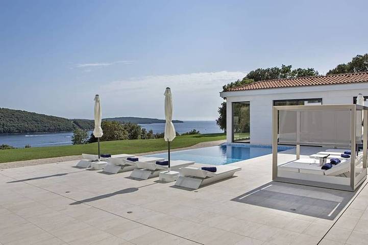 Ferienhaus für 10 Personen, mit Garten und Sauna sowie Whirlpool in Vrsar