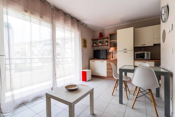 Gîte pour 3 personnes, avec Terrasse dans Office de Tourisme de Cagnes sur Mer