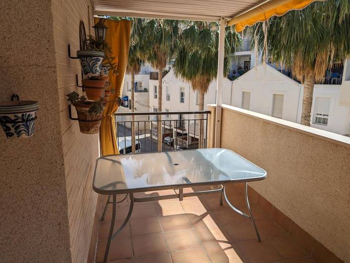 Apartamento de vacaciones para 5 personas, con piscina además de balcón y vistas - 1